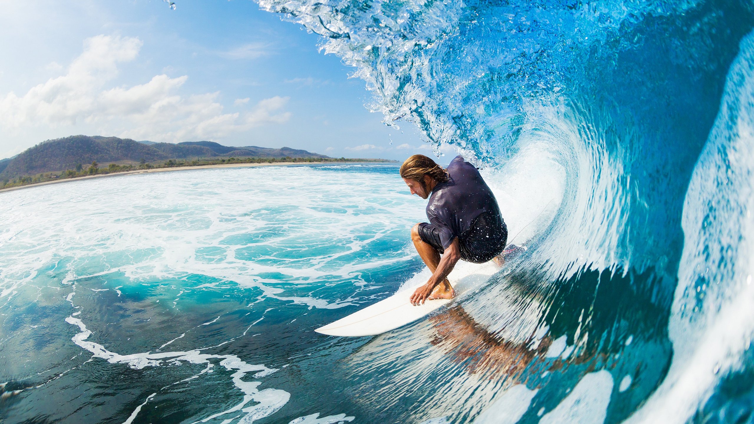 -在季后赛关键战中，库里攻防两端表现俱佳，砍下35分并抢下5个抢断！